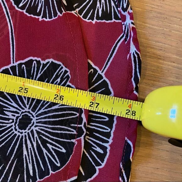 Women’s Blouse. Floral Tunic Shirt. Button Down Shirt. Size Small - Picture 7 of 7